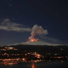 VULCANO ETNA -INNEVATA - IN ERUZIONE - FINE DICEMBRE 2014