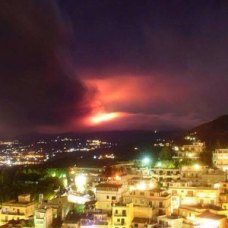 VULCANO ETNA -INNEVATA - IN ERUZIONE - FINE DICEMBRE 2014