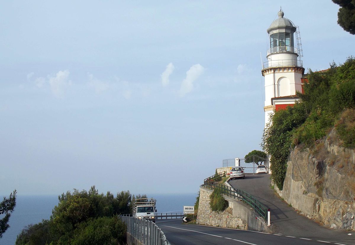 Faro Capo Mele