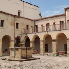 Barrafranca Chiostro Comunale