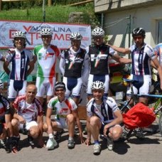 GRUPPONE DI APPASSIONATI CICLISTI